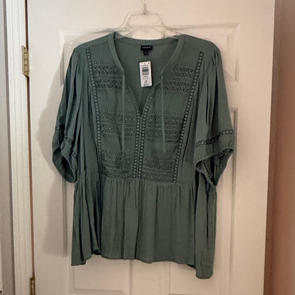 Torrid Green Peplum Short Sleeve Blouse Size 3 NWT